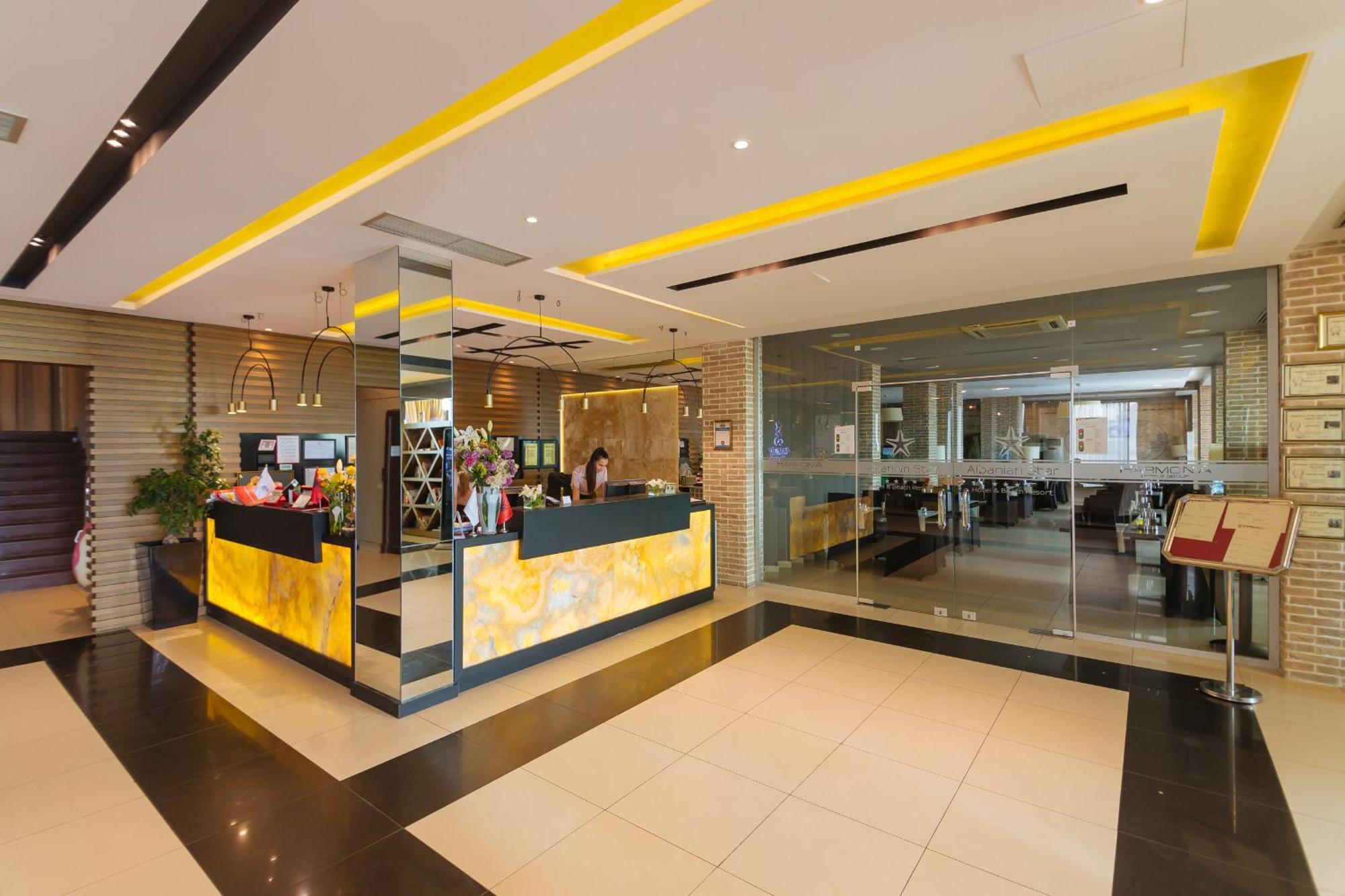 Albanian Star Hotel Kryemedhej ภายนอก รูปภาพ