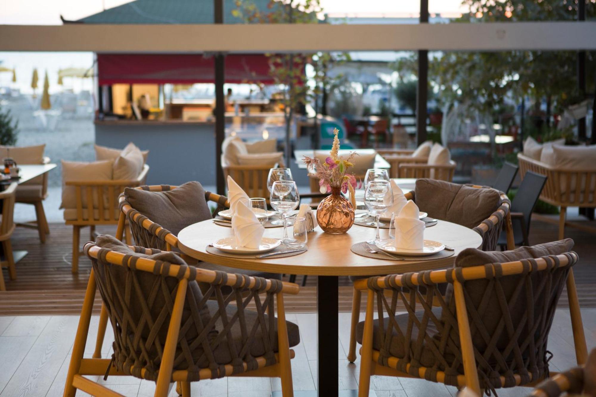 Albanian Star Hotel Kryemedhej ภายนอก รูปภาพ