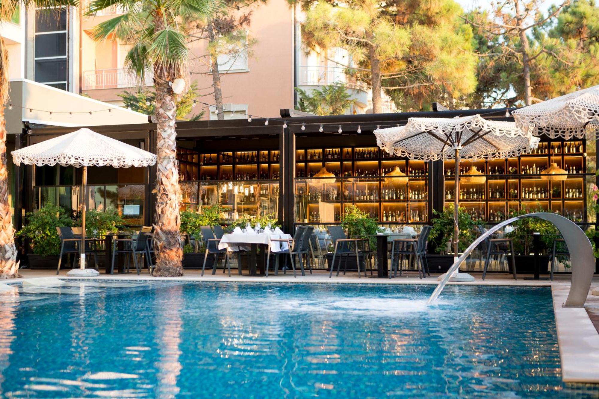 Albanian Star Hotel Kryemedhej ภายนอก รูปภาพ